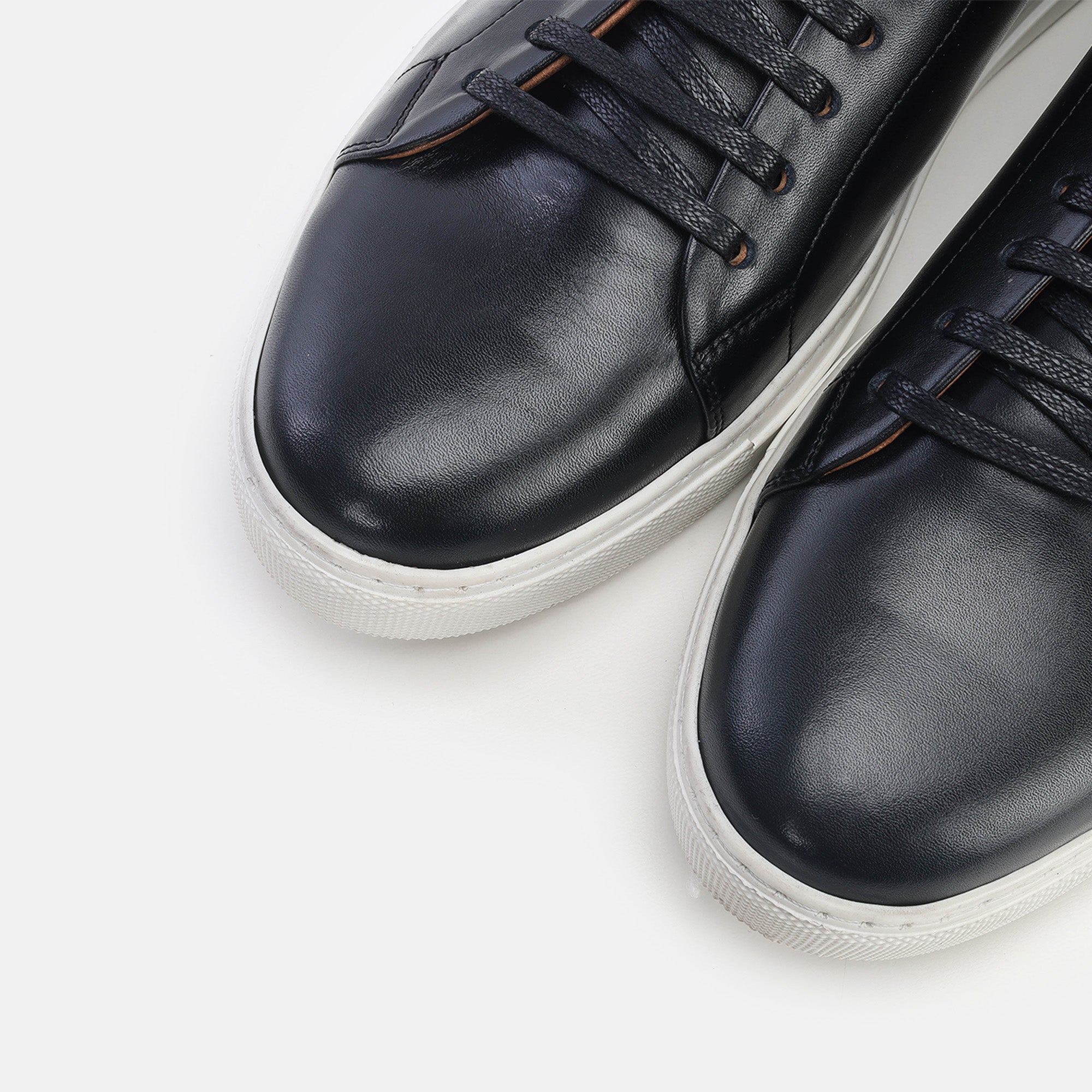 Volzak 5334 basket en cuir Noir