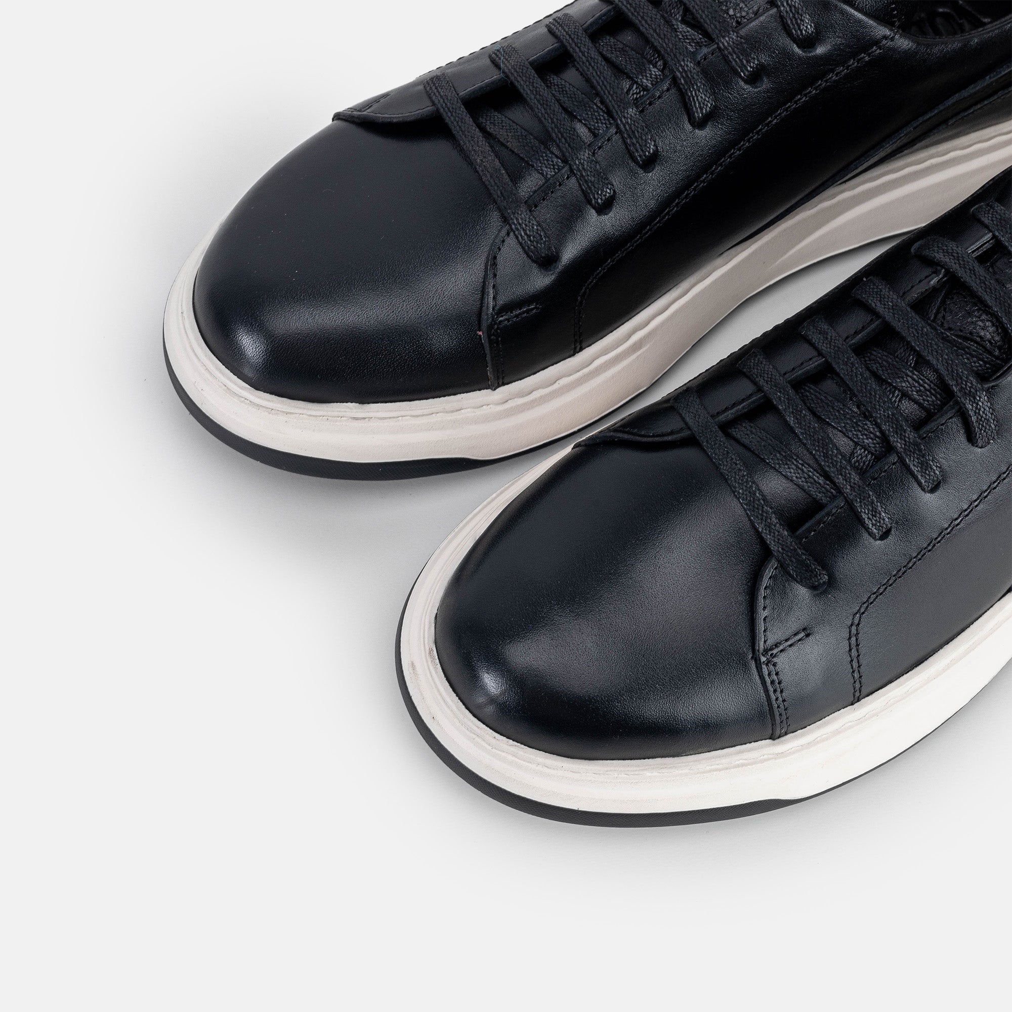 Volzak 6092 basket en cuir Noir