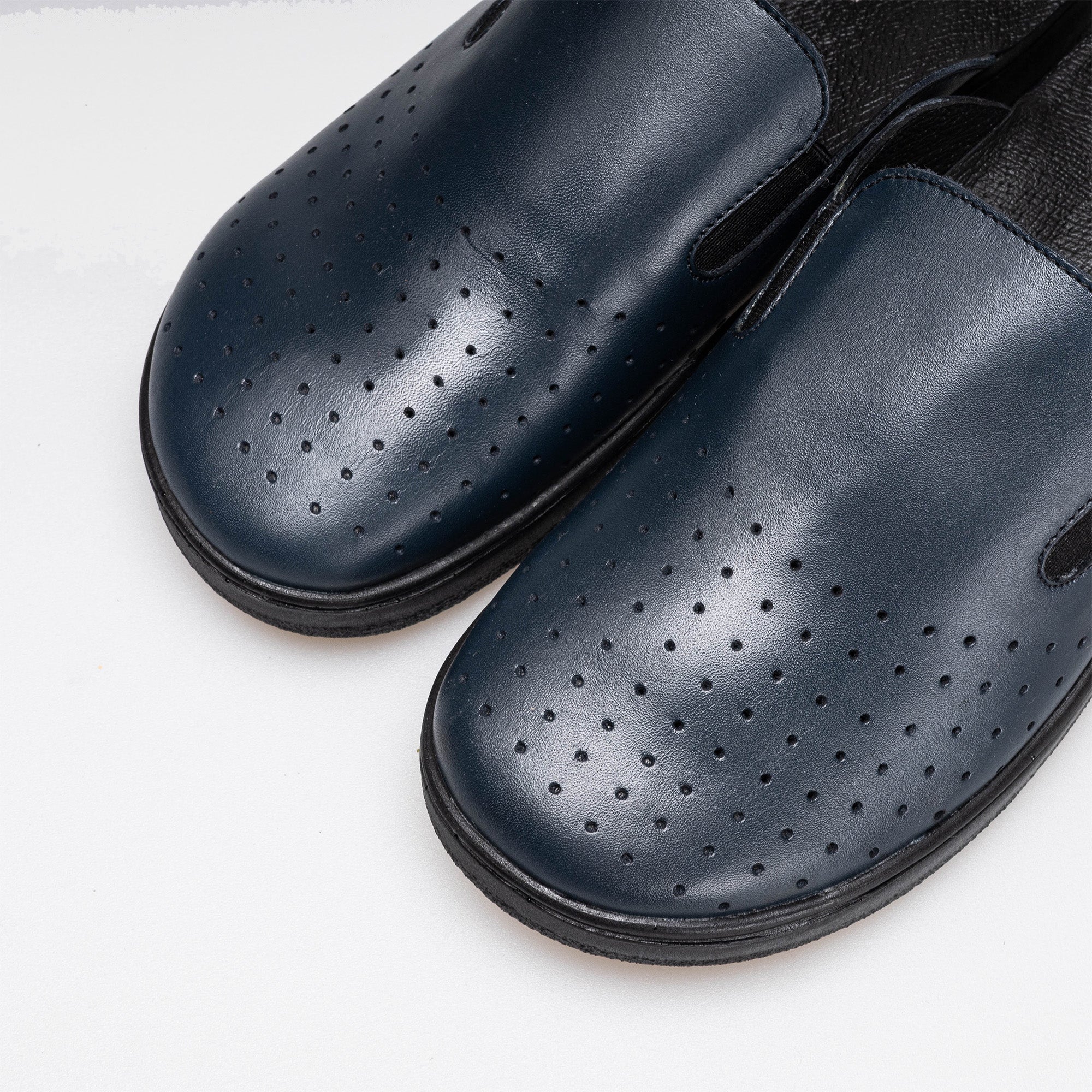 Volzak 5400 Blue Leather Clog