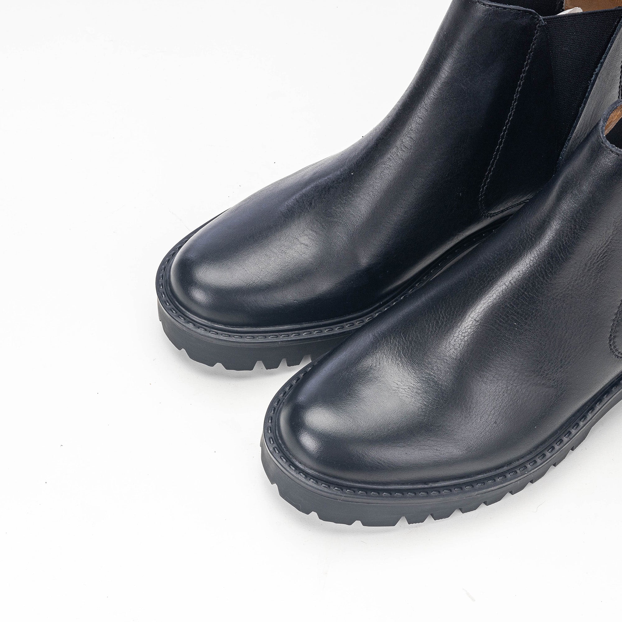 Volzak 9950 Black Leather Ankle Boot