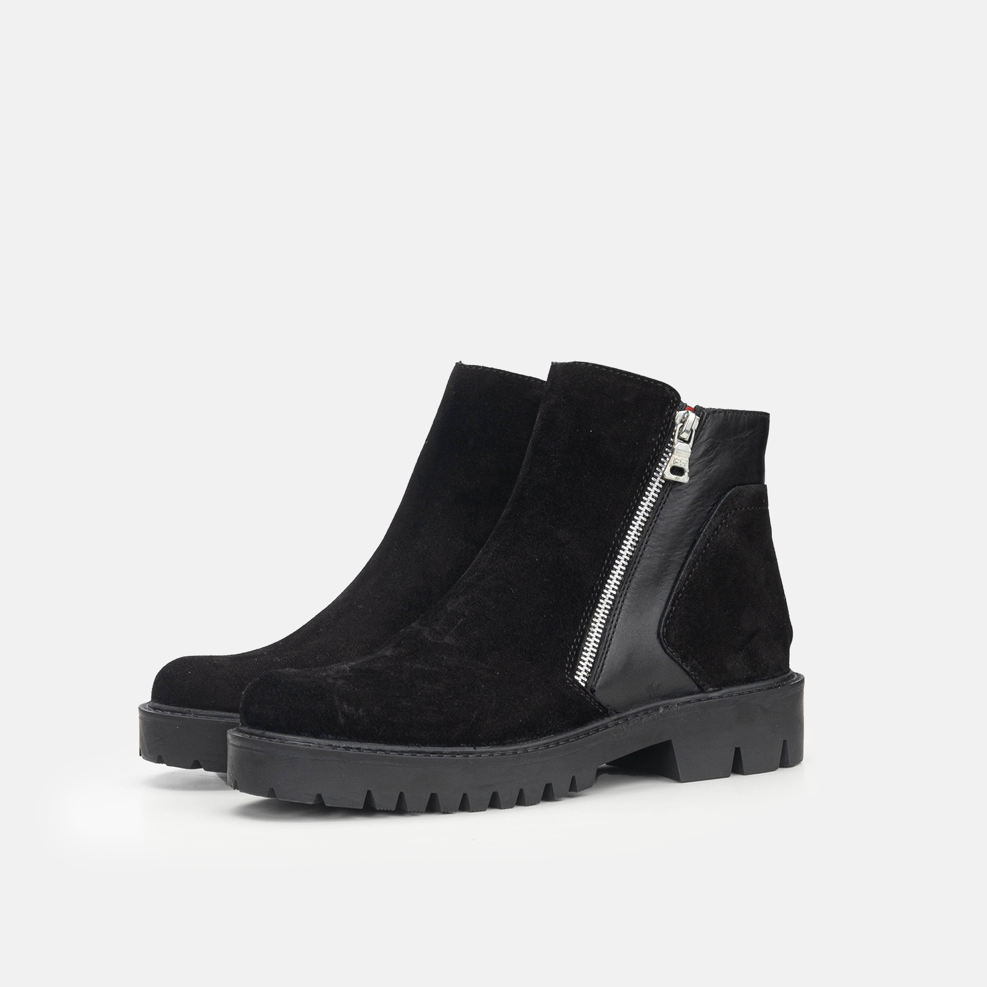 Volzak 1087 Suede Ankle Boot Black