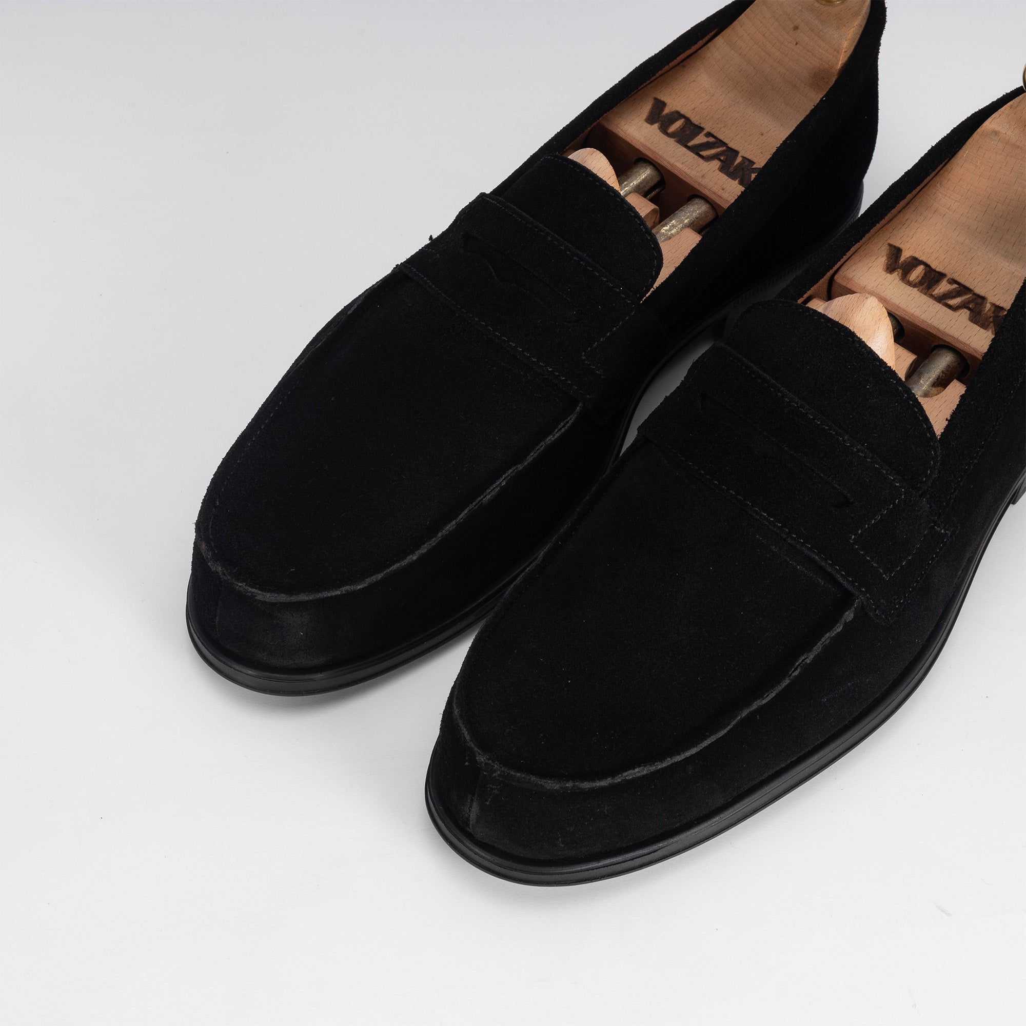 Volzak 5157 black suede loafer
