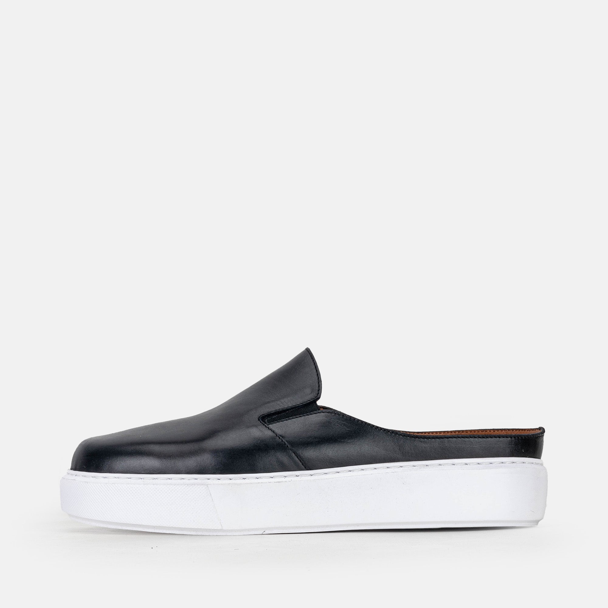 Volzak 5329 Black Leather Mule